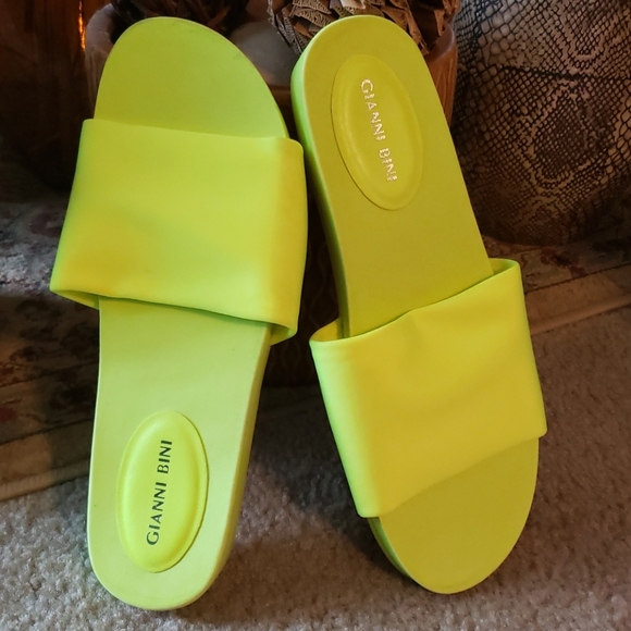 Gianni Bini Shoes - Neon Slides💛💚
